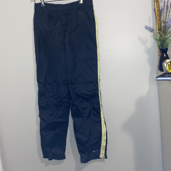 🍂Vintage like Adorable High waisted Nike sweats! - Picture 8 of 8